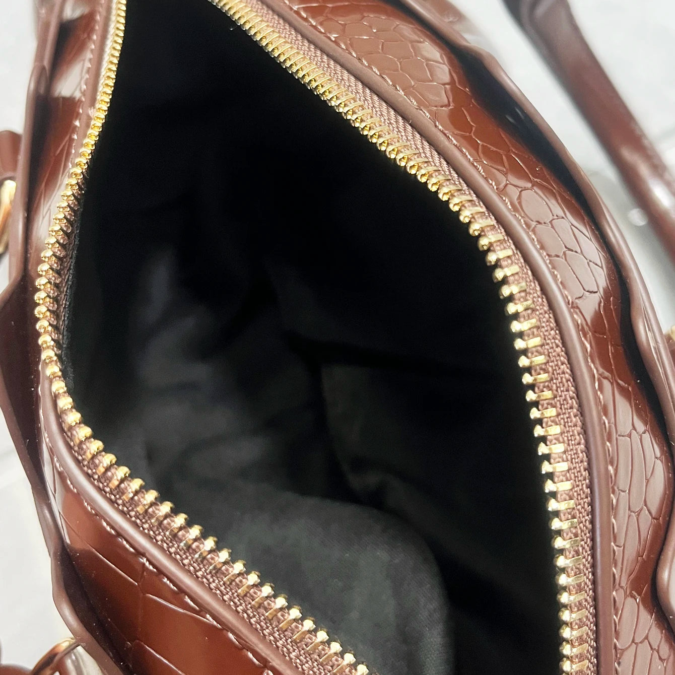 alligator Shape Shoulder bag
